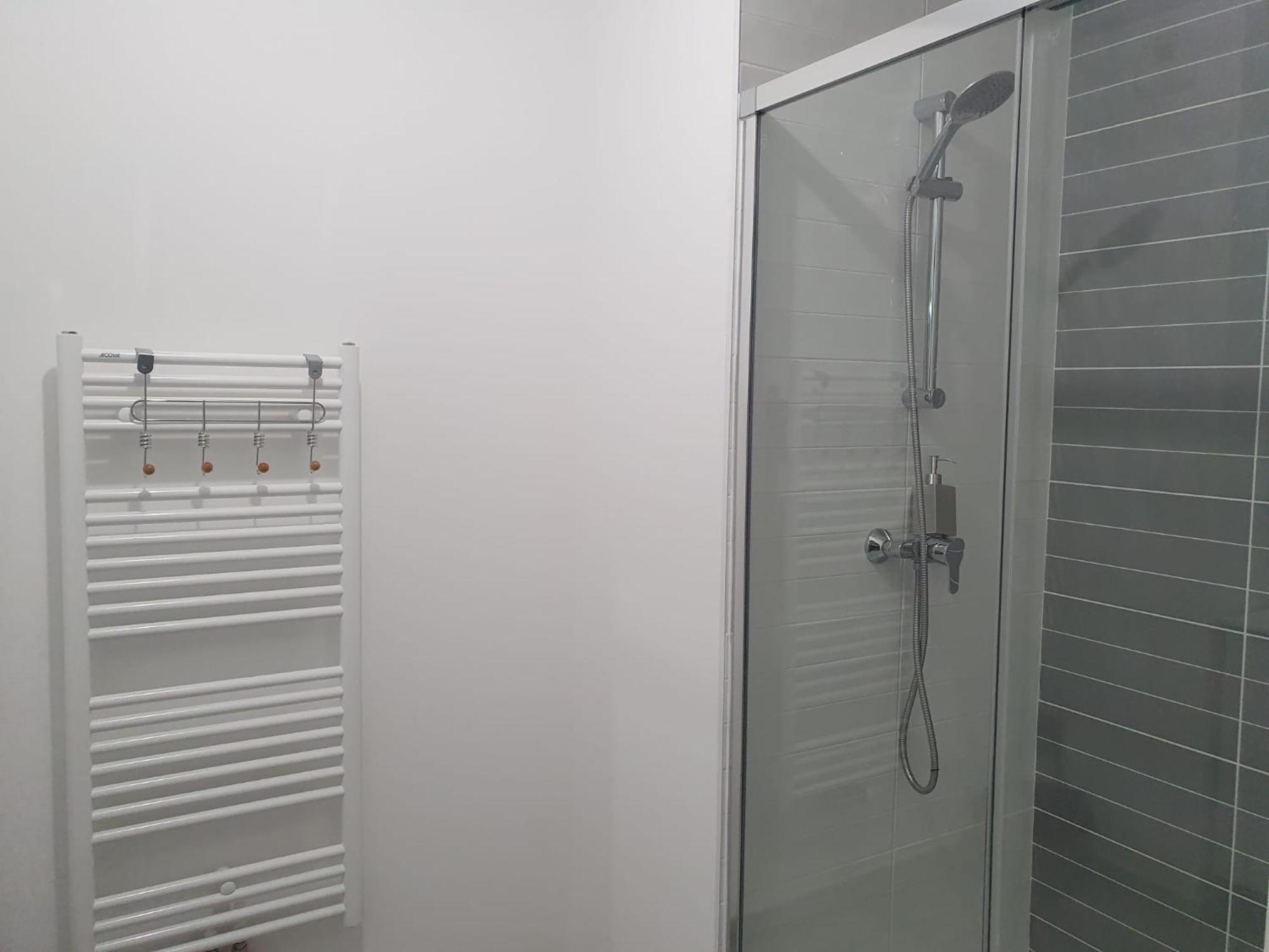 Appartement A Floirac Avec 2 Chambres, Un Parking Prive, Une Terrasse, A 5 Minutes En Voiture De L'Arkea Arena De Bordeaux Extérieur photo