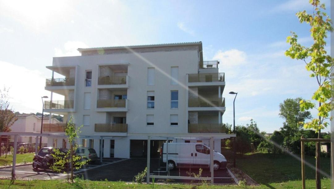 Appartement A Floirac Avec 2 Chambres, Un Parking Prive, Une Terrasse, A 5 Minutes En Voiture De L'Arkea Arena De Bordeaux Extérieur photo