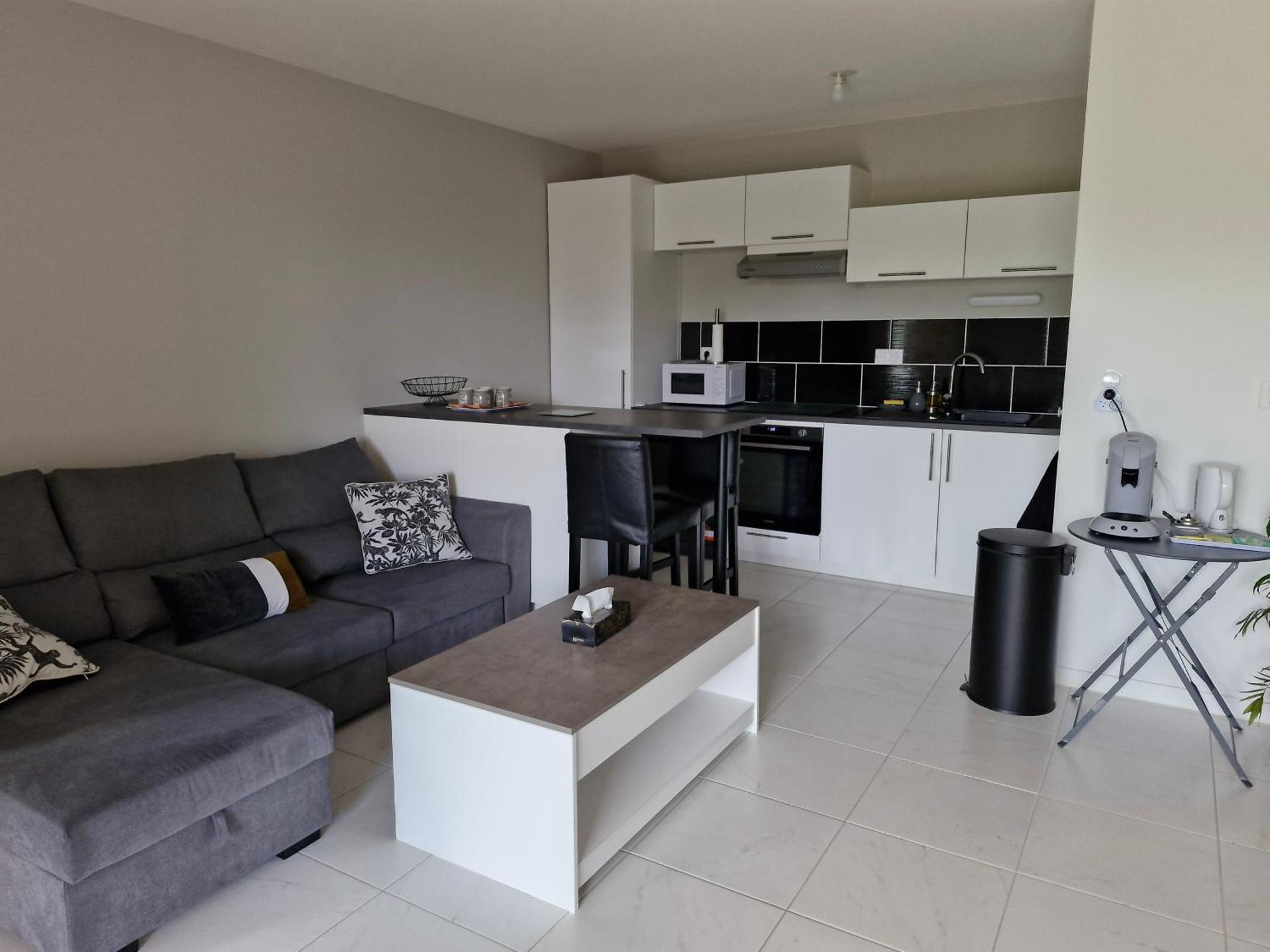 Appartement A Floirac Avec 2 Chambres, Un Parking Prive, Une Terrasse, A 5 Minutes En Voiture De L'Arkea Arena De Bordeaux Extérieur photo